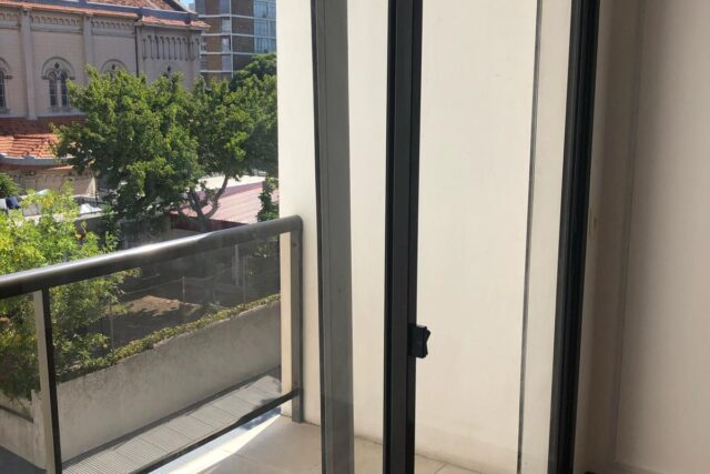 Formulario de contacto con asesor inmobiliario en Uruguay