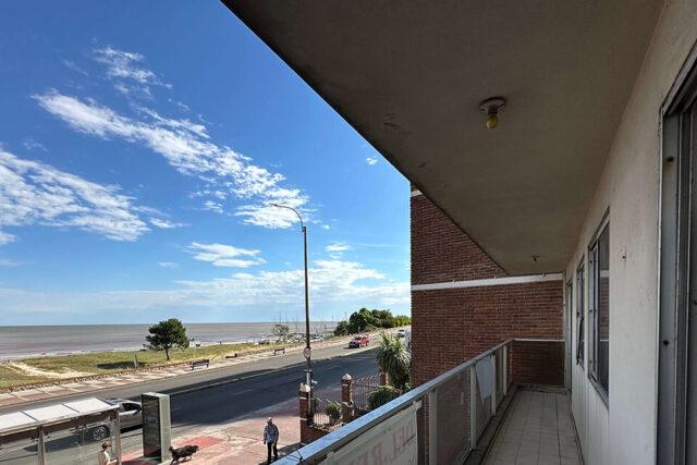 Tu nuevo hogar frente al mar en Malvín: amplitud, vista y ubicación inmejorable